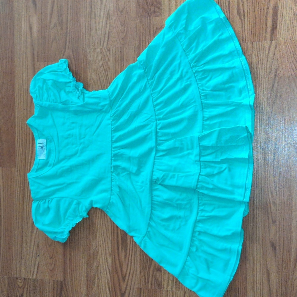 Mint green twirl dress 👗